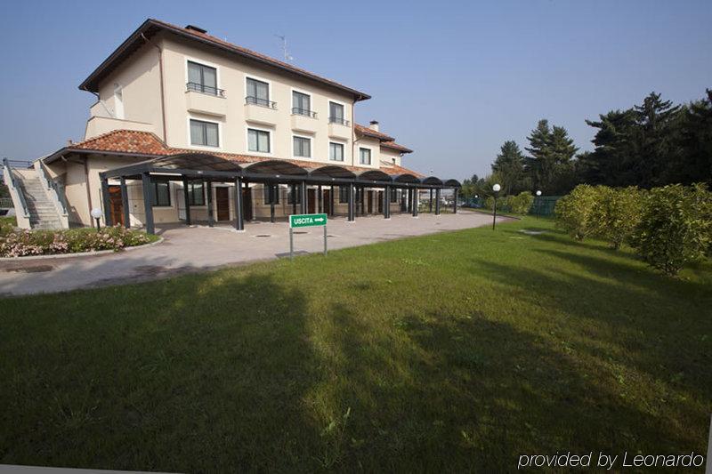Elysium Raya Hotel 4*