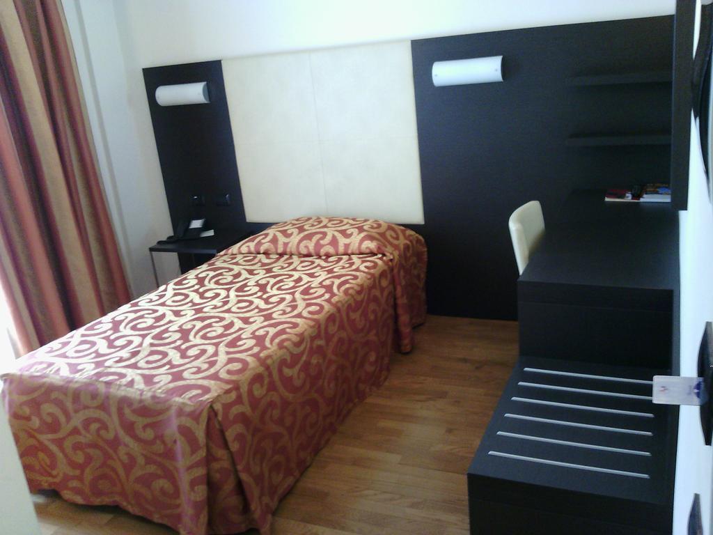 Hotel Elysium Raya Mediglia