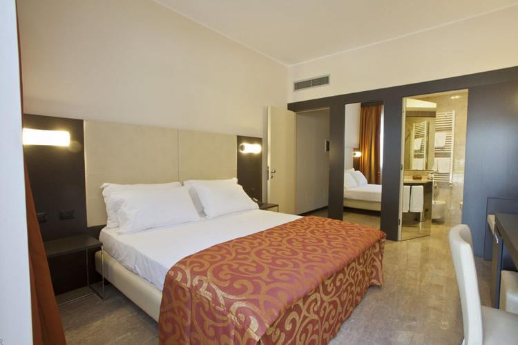 Elysium Raya Hotel Mediglia
